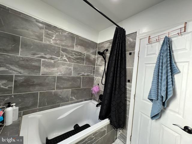 EAST OAK LANE - Residential