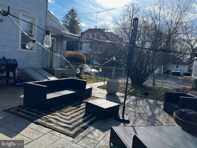 EAST OAK LANE - Residential