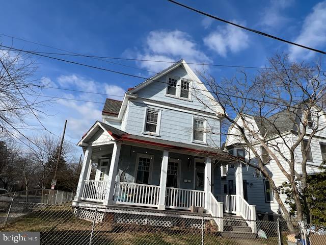 EAST OAK LANE - Residential