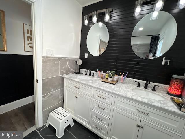 EAST OAK LANE - Residential