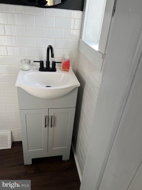 EAST OAK LANE - Residential