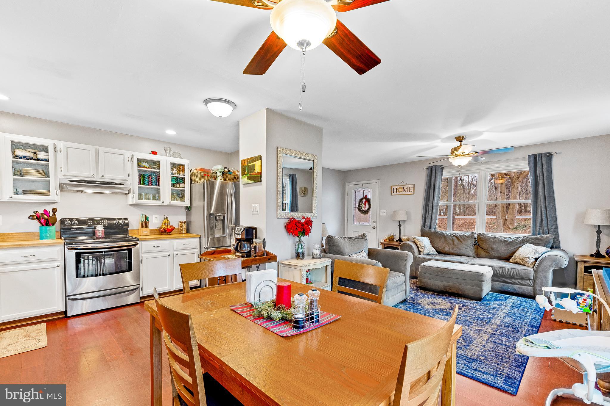 POPLAR WOODS - Residential