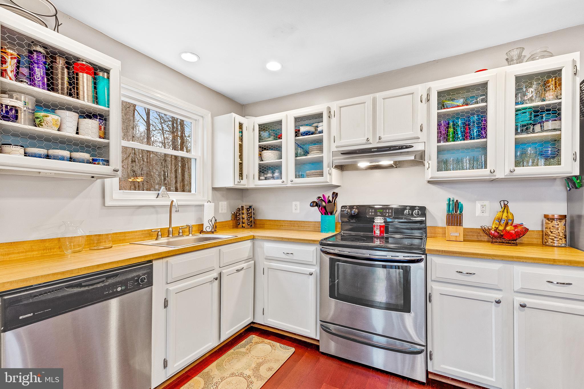 POPLAR WOODS - Residential