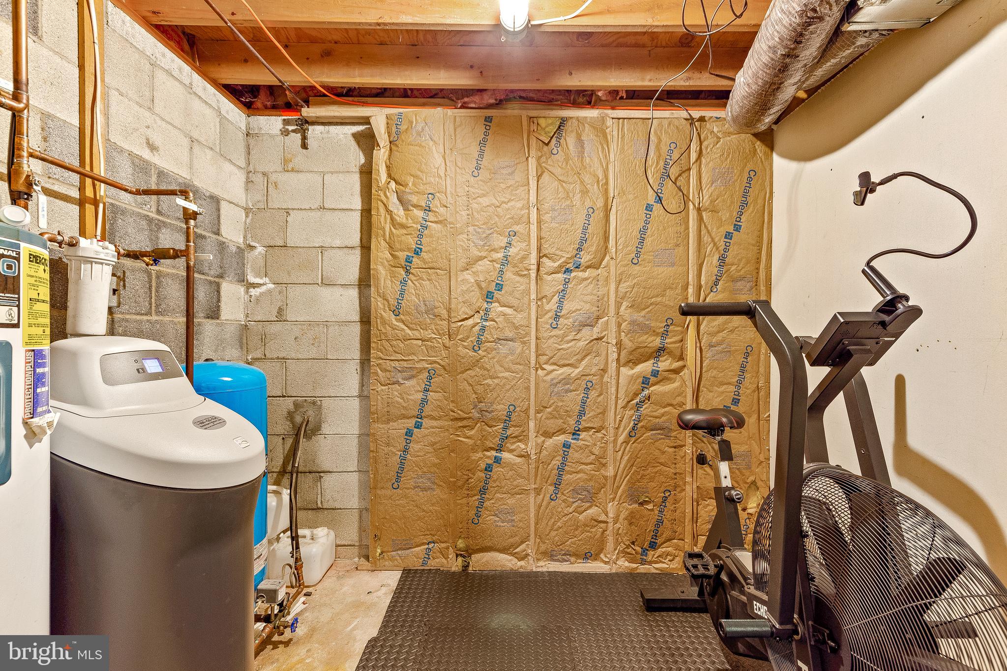 POPLAR WOODS - Residential