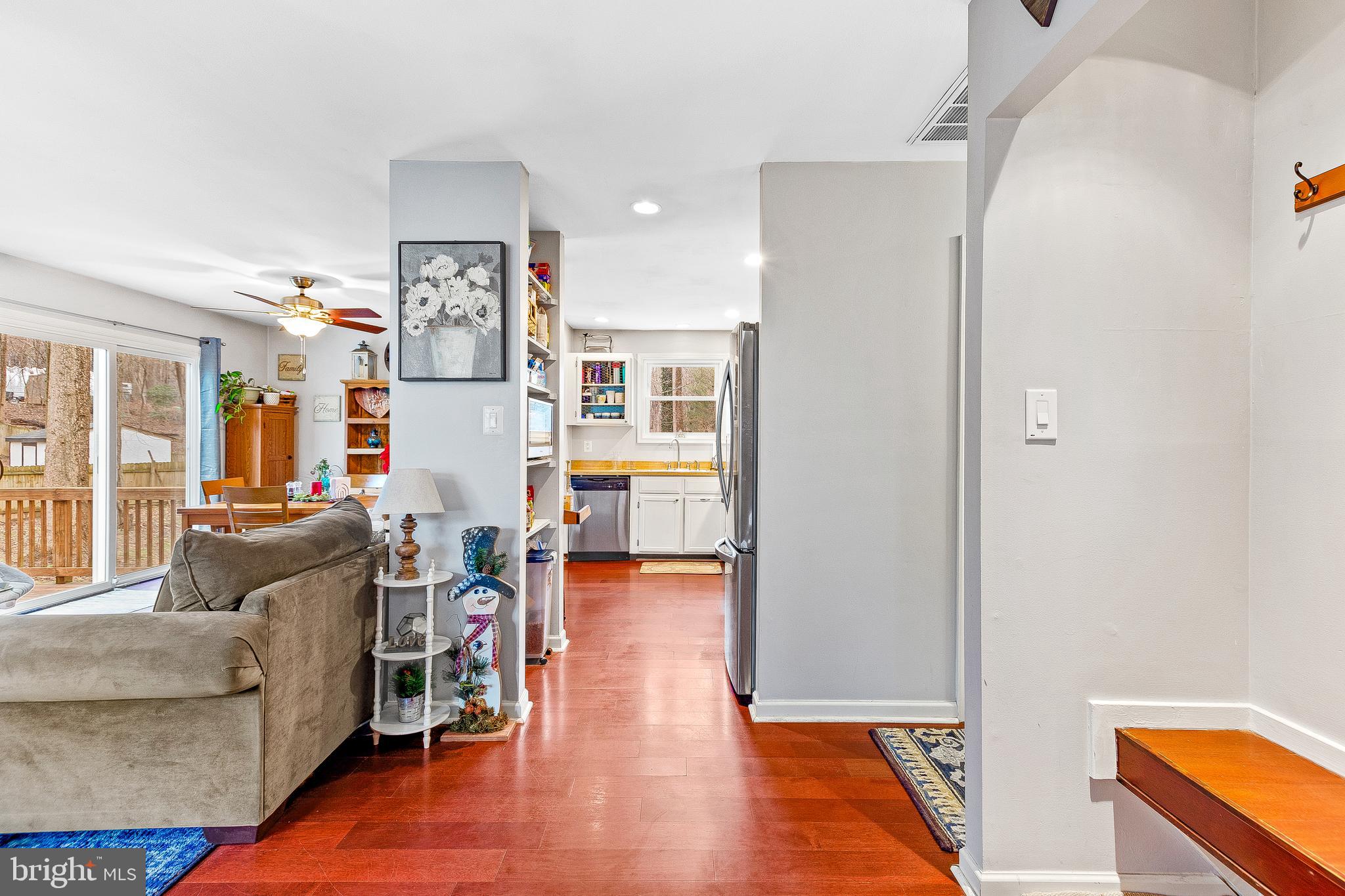 POPLAR WOODS - Residential