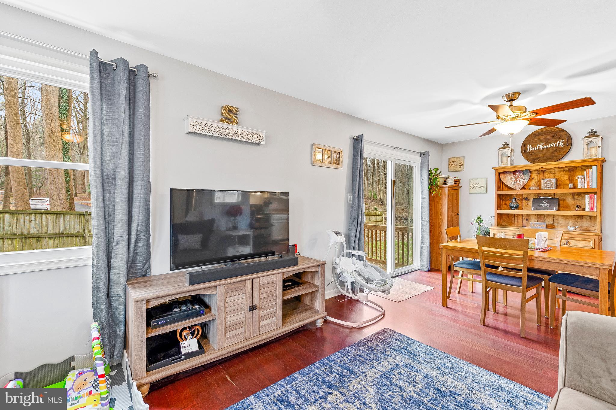 POPLAR WOODS - Residential