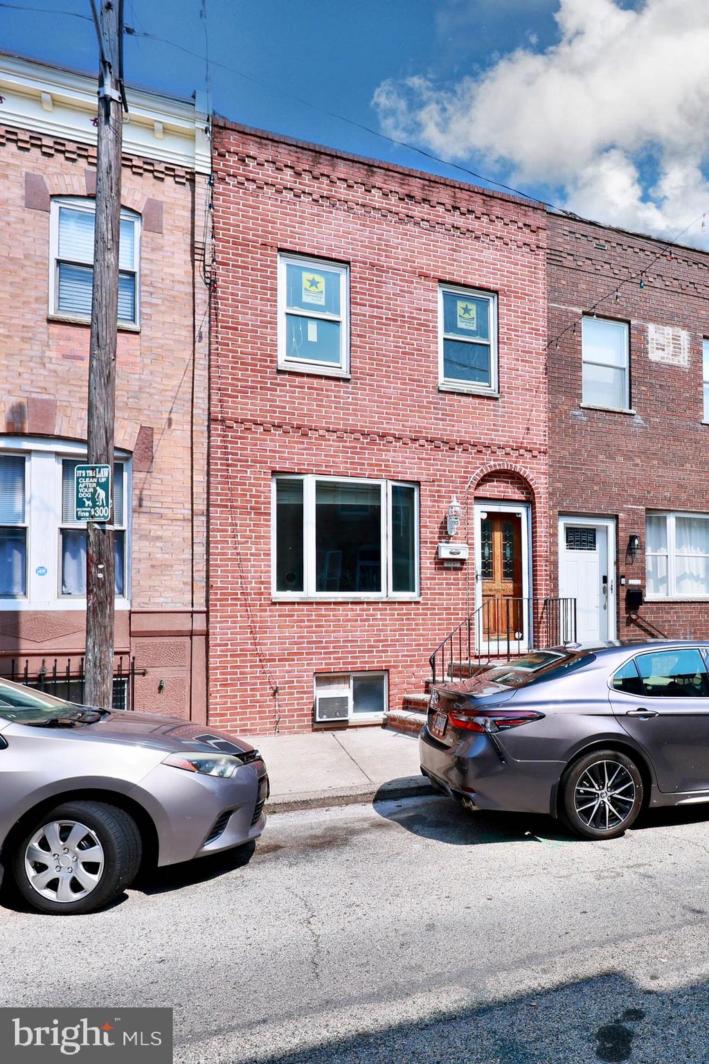 Beautiful brick front house close to International Airport, sports complexes, casino and public transportation to center city. The seller is offering the property in AS IS condition.
SELLER IS MOTIVATED!!!