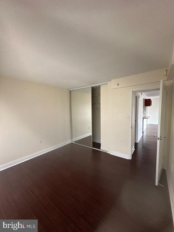 LOGAN SQUARE - Residential