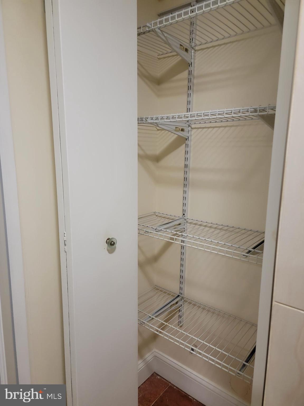 LOGAN SQUARE - Residential