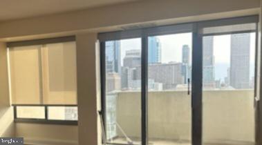 LOGAN SQUARE - Residential