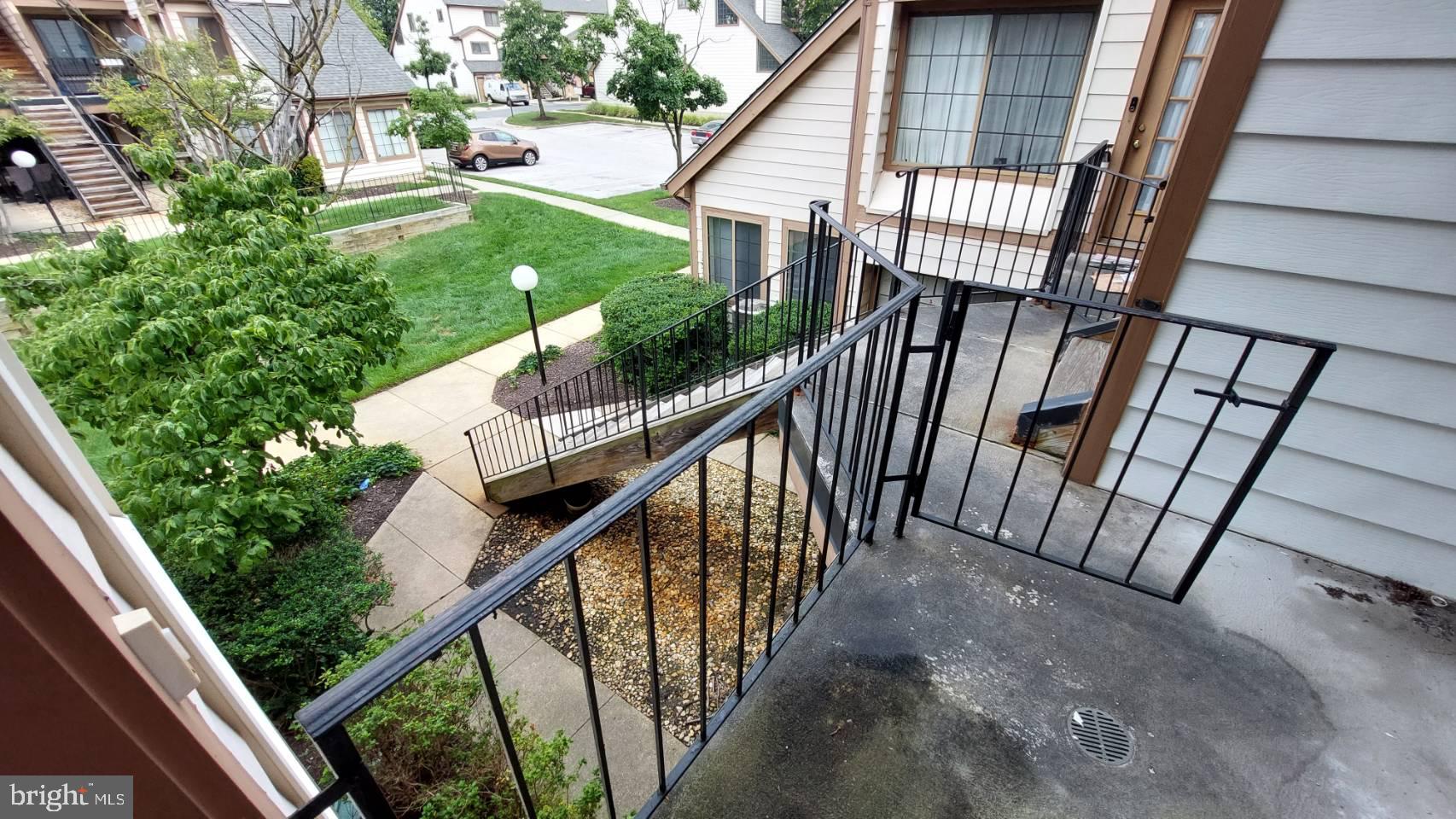 LAUREL LAKES - Residential