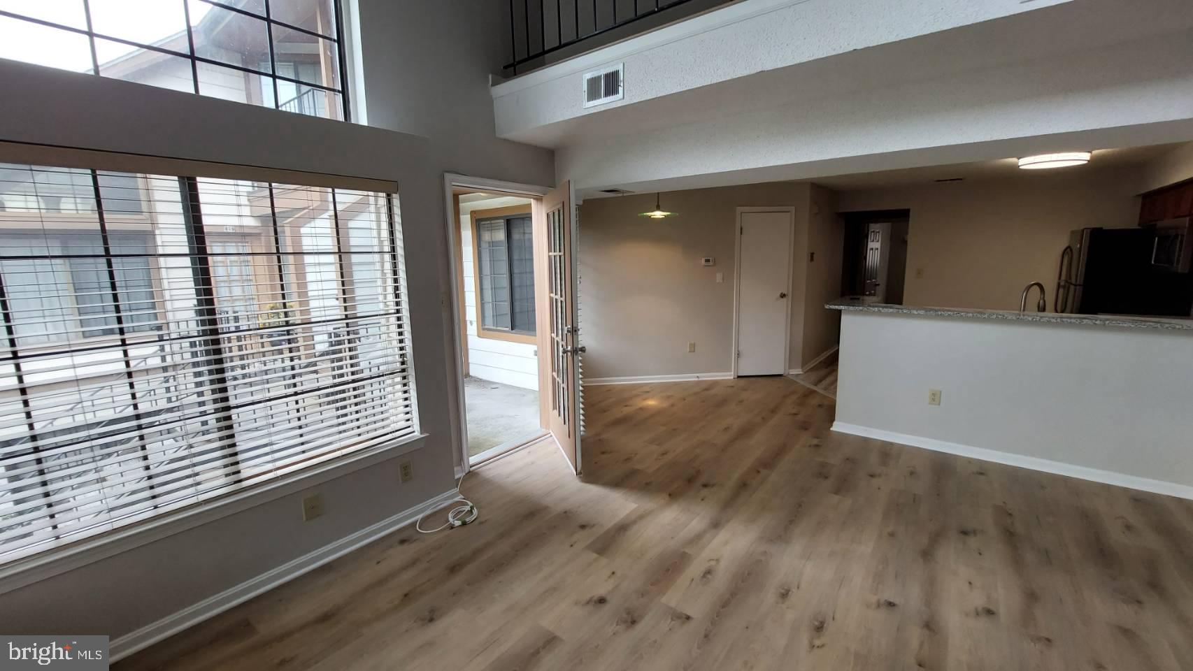 LAUREL LAKES - Residential