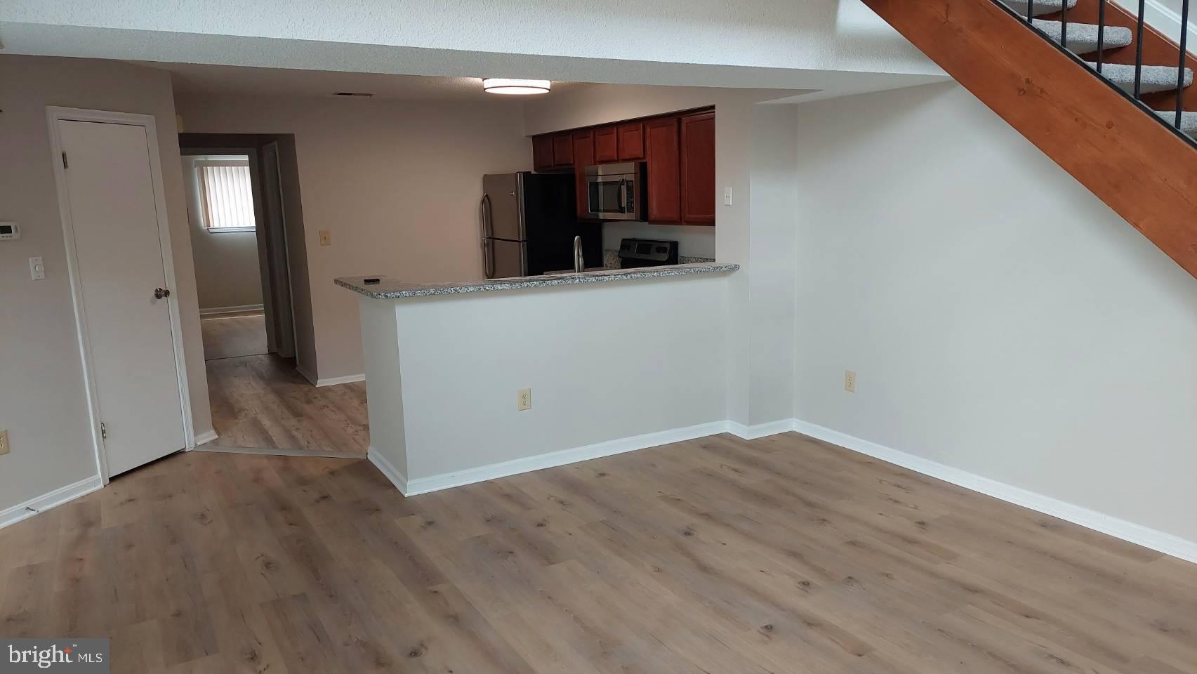 LAUREL LAKES - Residential