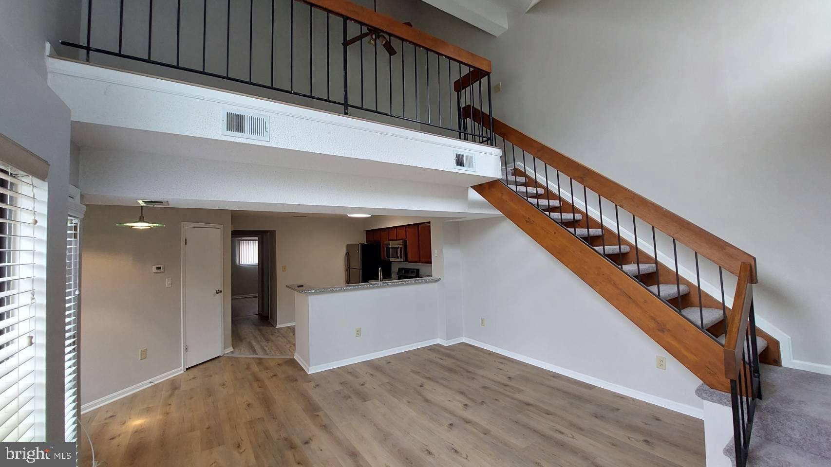 LAUREL LAKES - Residential