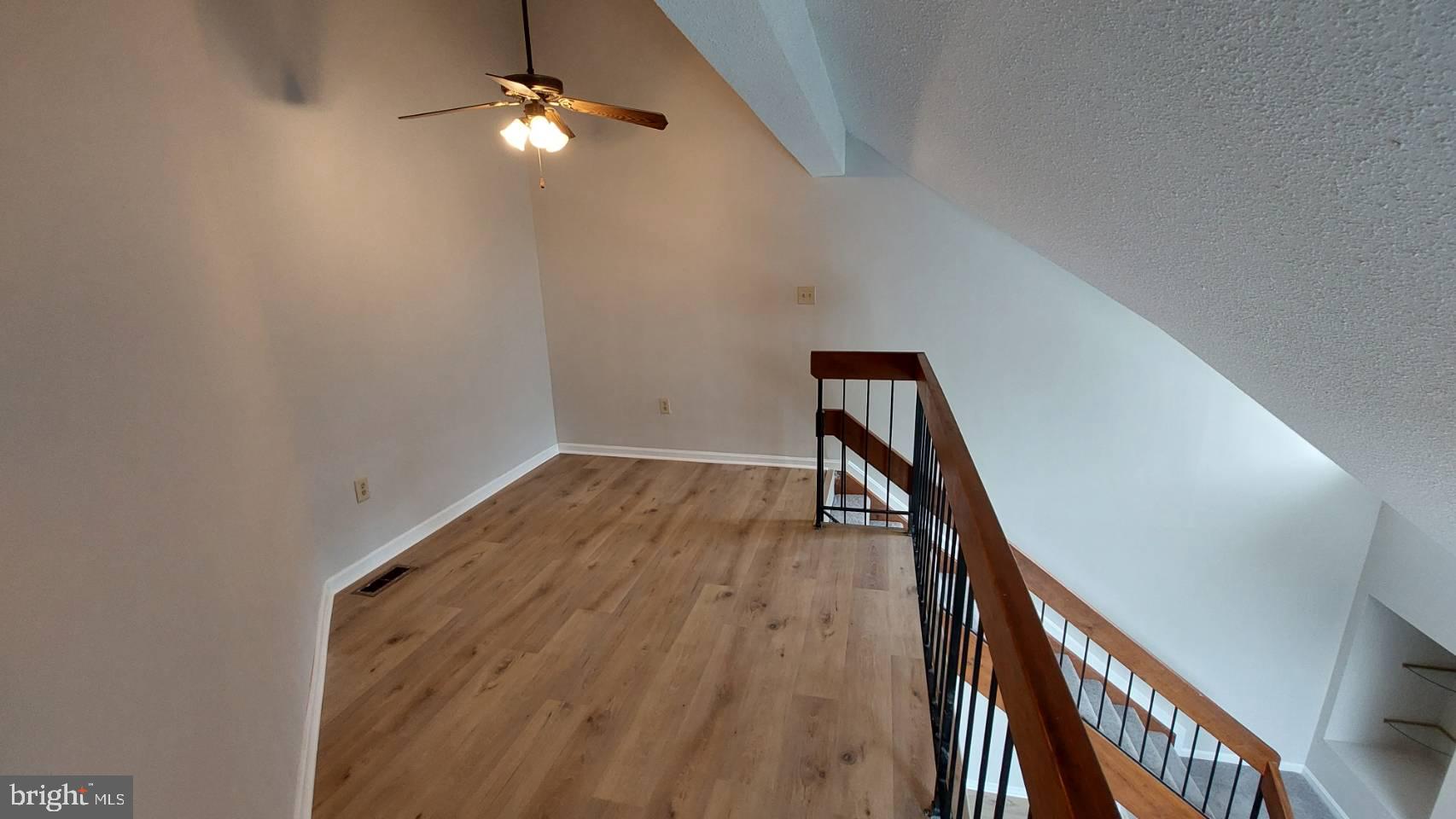 LAUREL LAKES - Residential