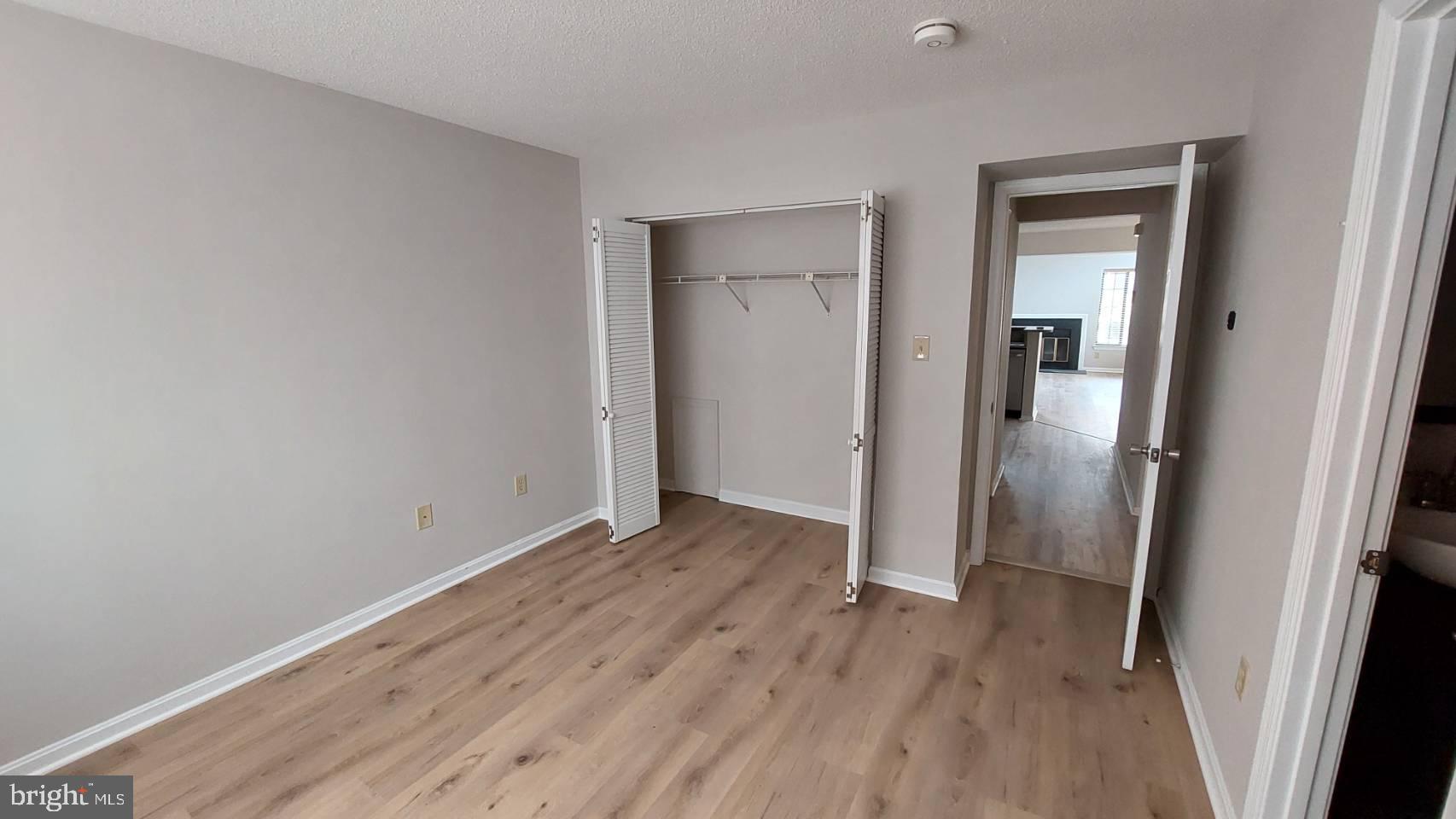 LAUREL LAKES - Residential