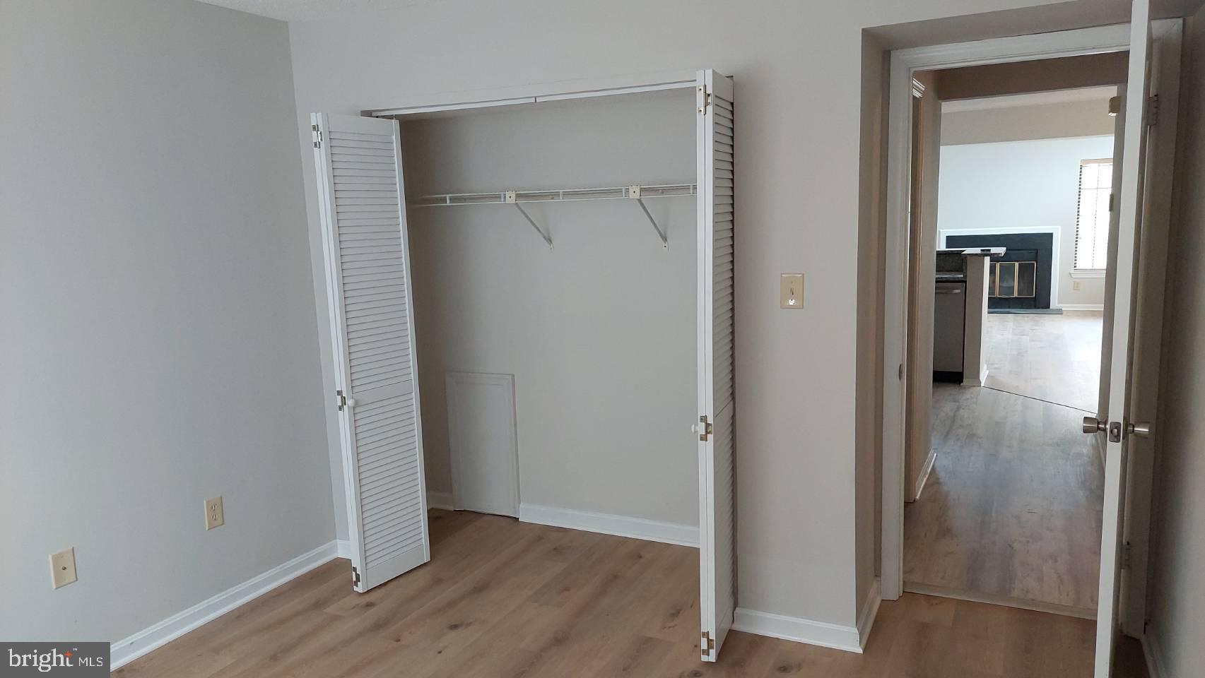 LAUREL LAKES - Residential