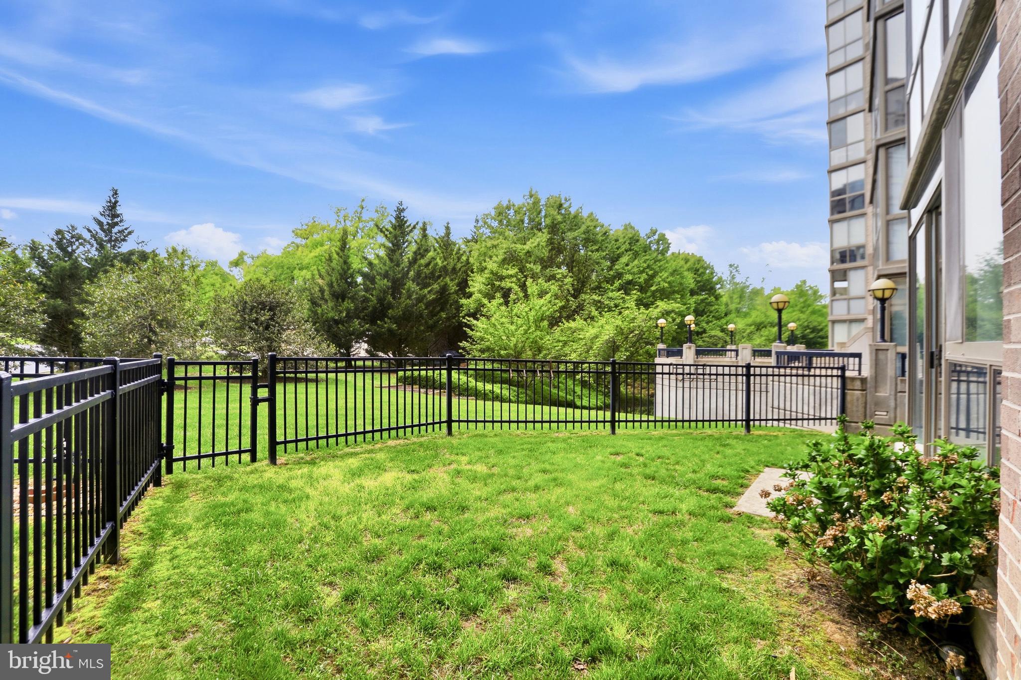 RIVERVIEW AT LANSDOWNE WOODS - Residential