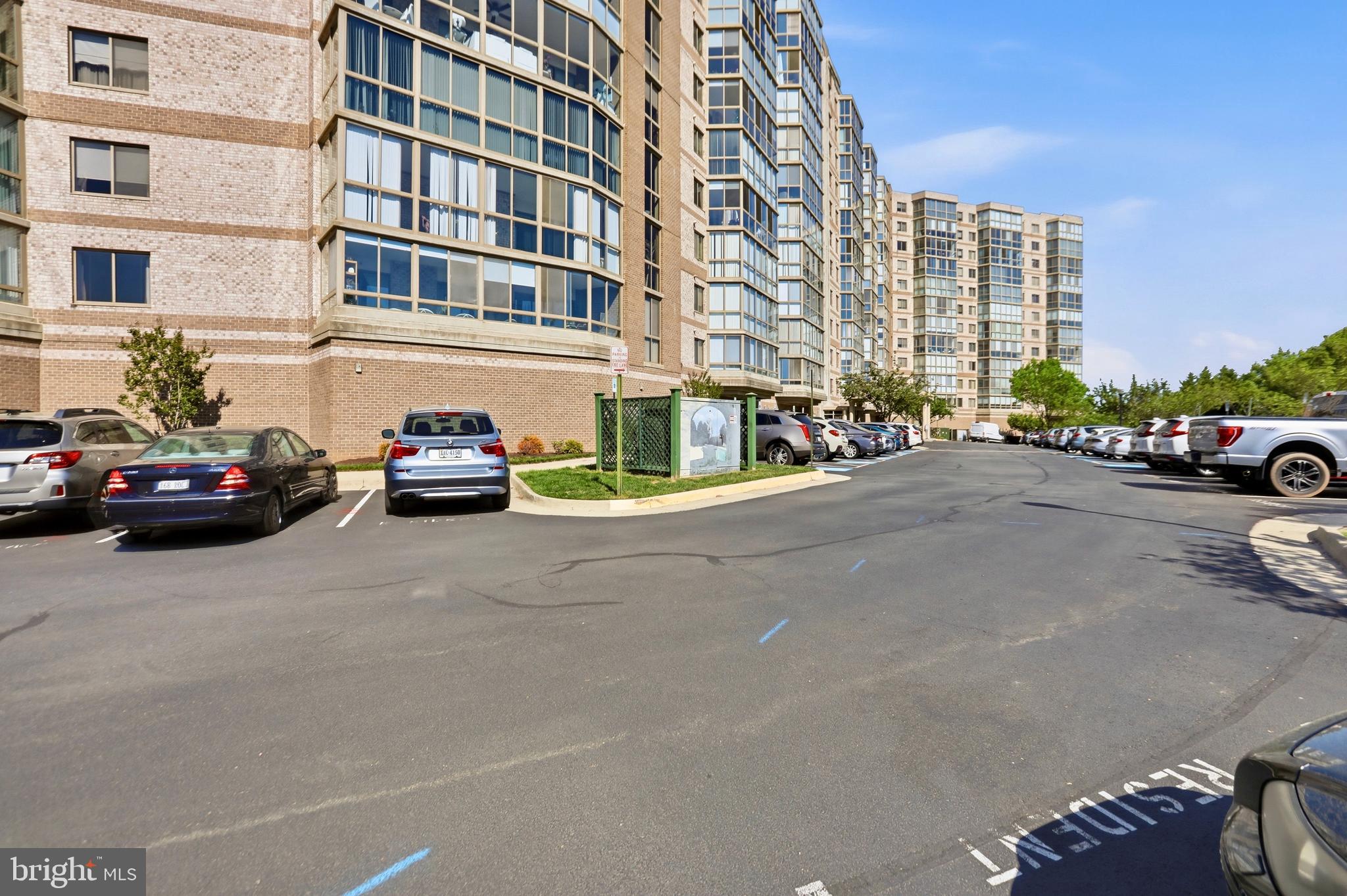 RIVERVIEW AT LANSDOWNE WOODS - Residential