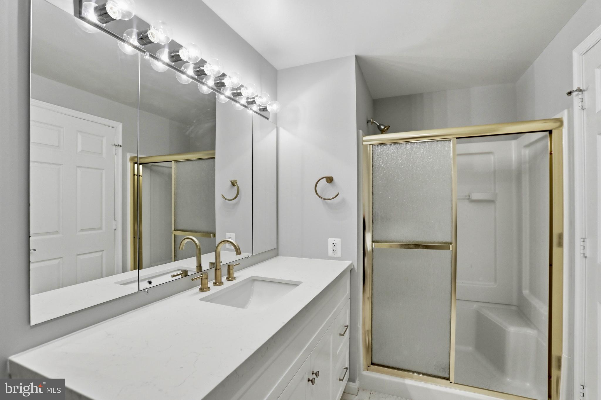 RIVERVIEW AT LANSDOWNE WOODS - Residential