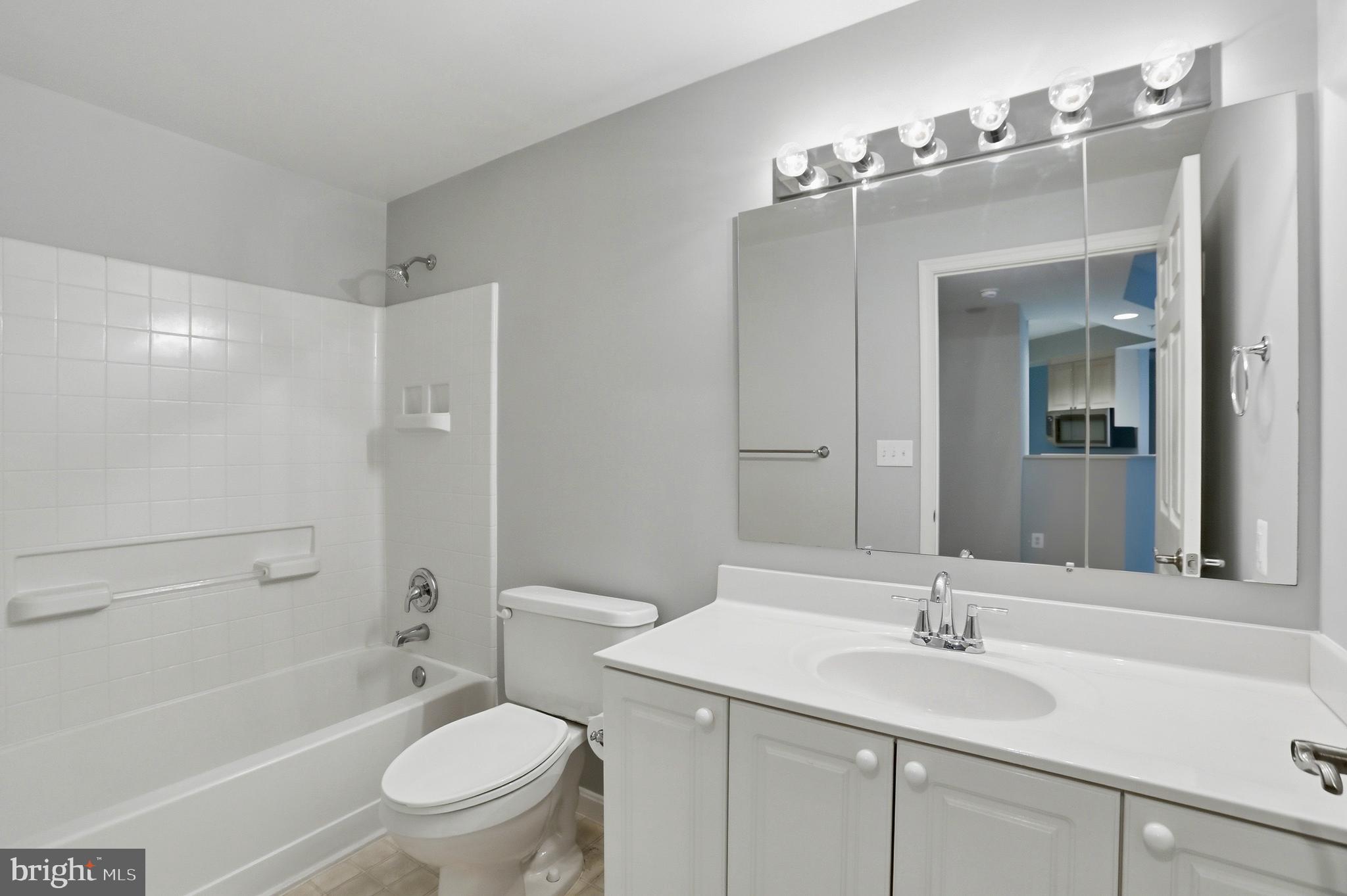 RIVERVIEW AT LANSDOWNE WOODS - Residential