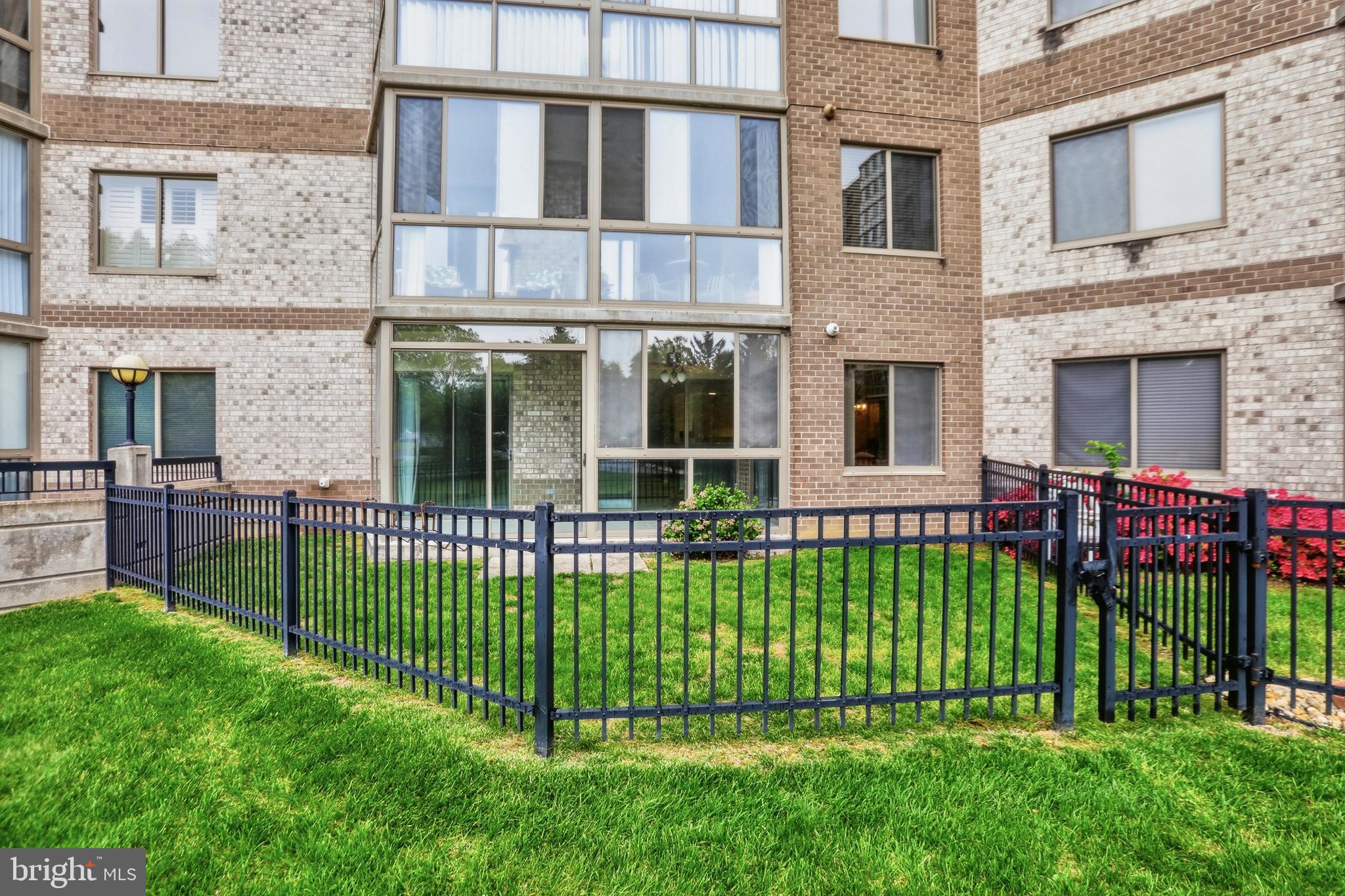 RIVERVIEW AT LANSDOWNE WOODS - Residential