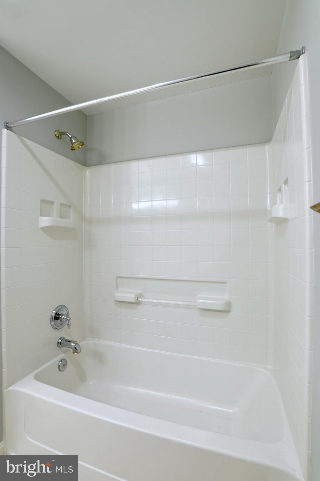 RIVERVIEW AT LANSDOWNE WOODS - Residential