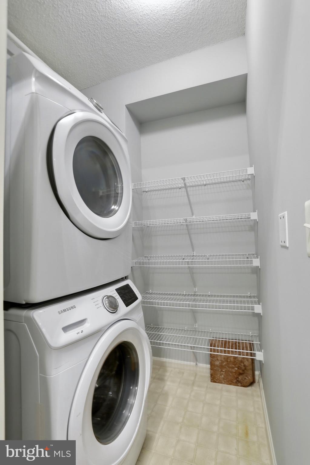 RIVERVIEW AT LANSDOWNE WOODS - Residential