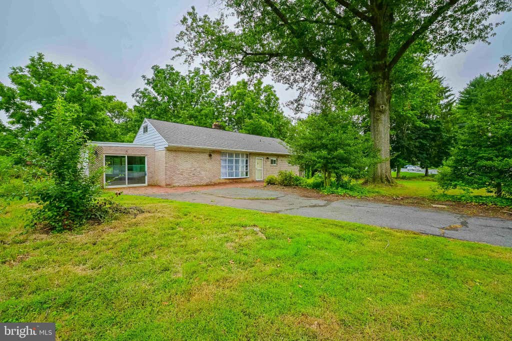 Photo of 2 Gable Park Road, LANCASTER, PA 17603 (MLS # PALA2091432)