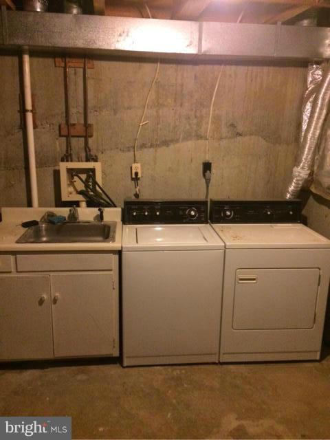 GLEN ORA - PLAT 9 - Residential Lease