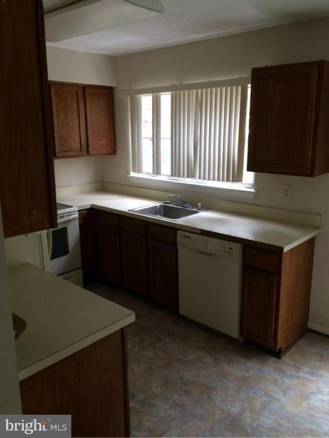 GLEN ORA - PLAT 9 - Residential Lease