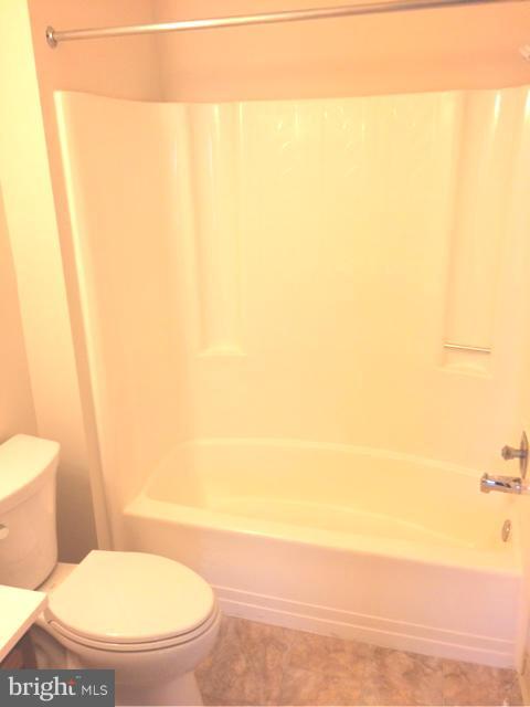 GLEN ORA - PLAT 9 - Residential Lease