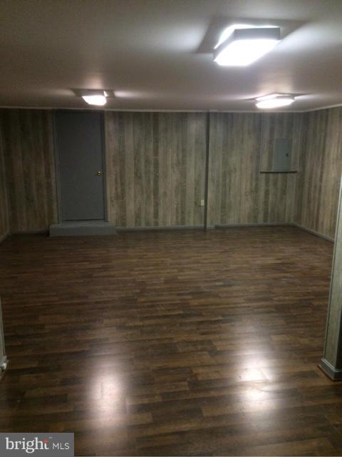 GLEN ORA - PLAT 9 - Residential Lease