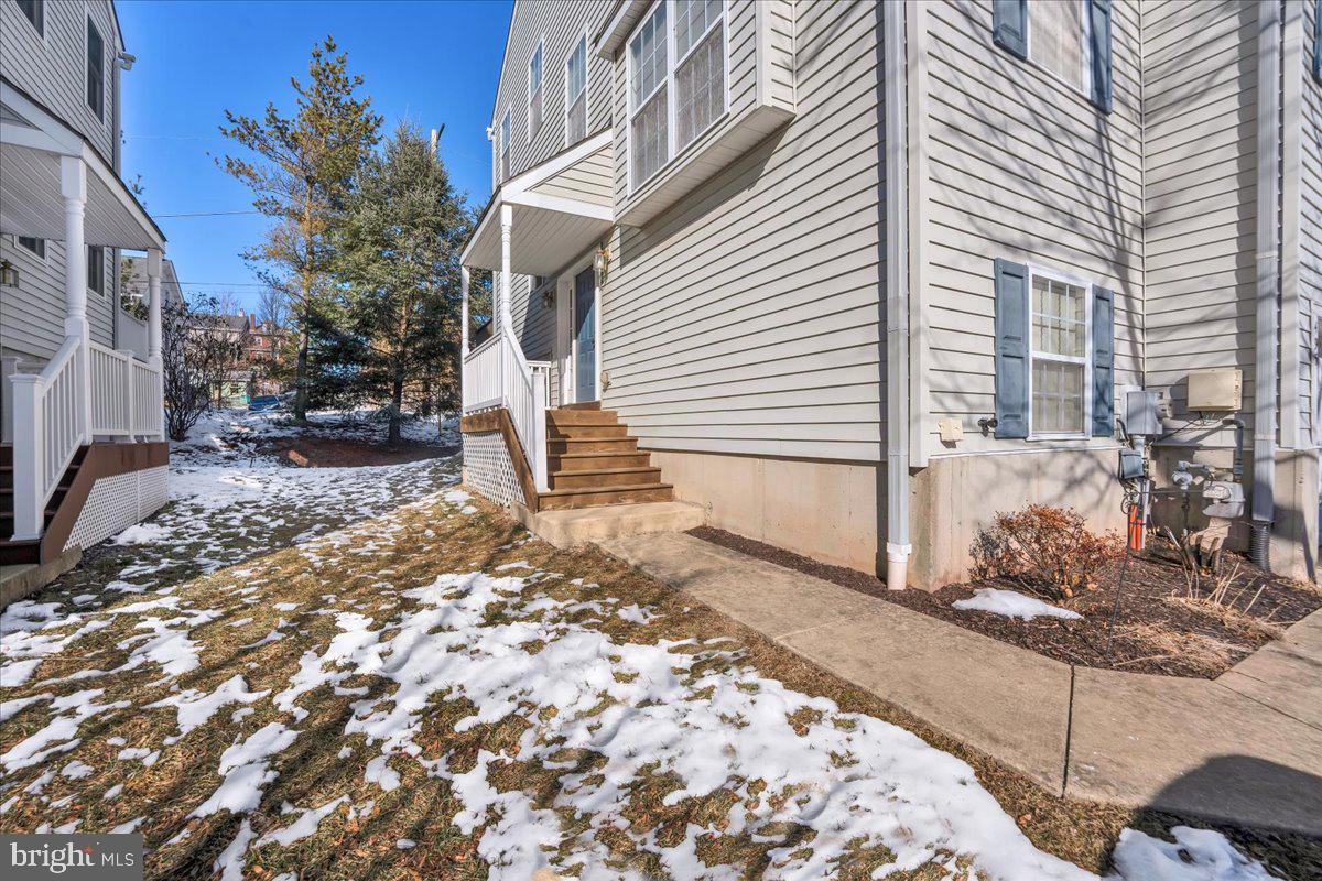 FRENCH CREEK TOWNH - Residential