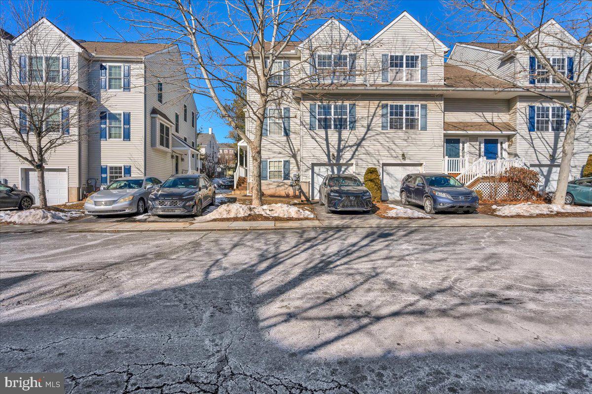 FRENCH CREEK TOWNH - Residential