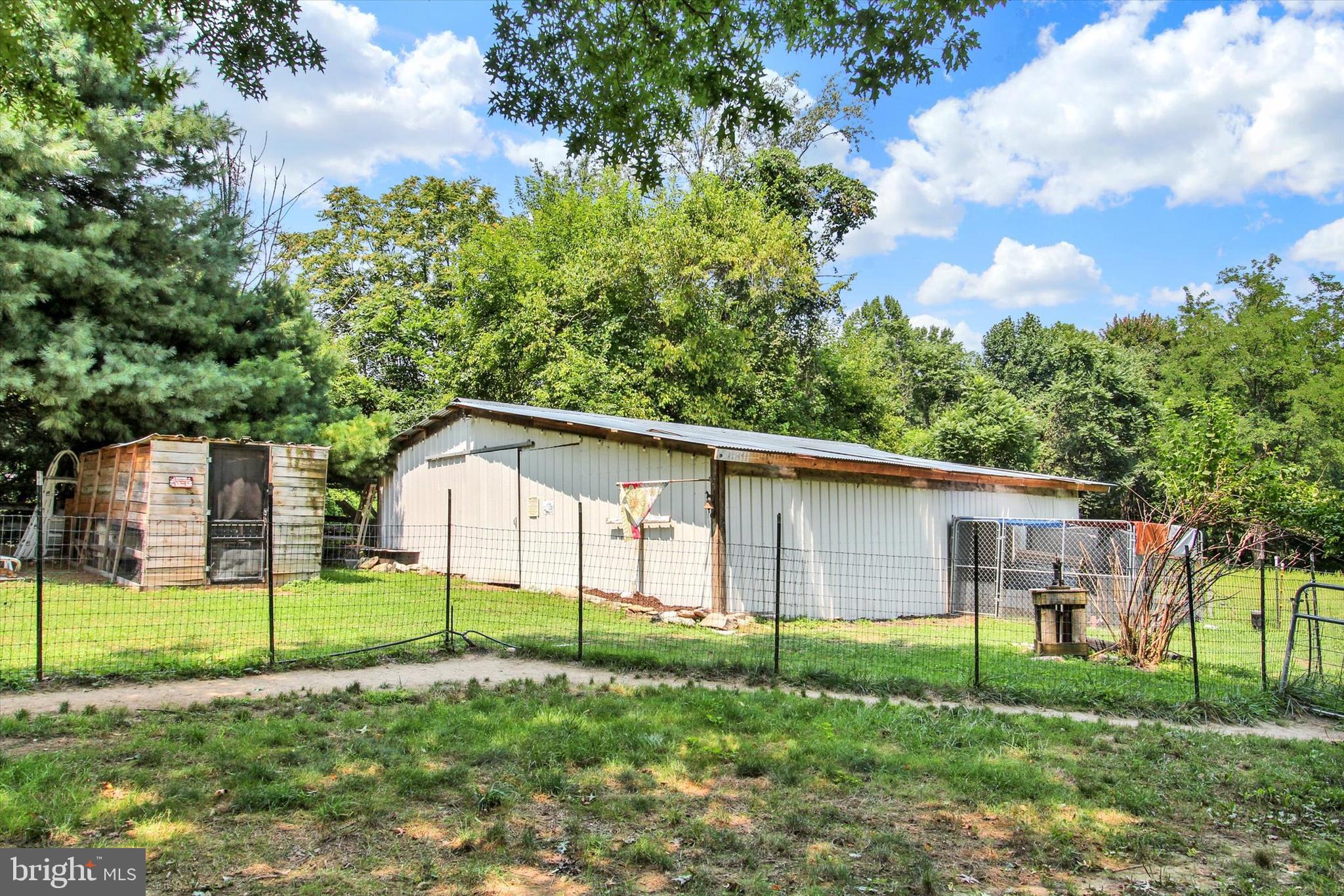 875 MOUNT CARMEL ROAD