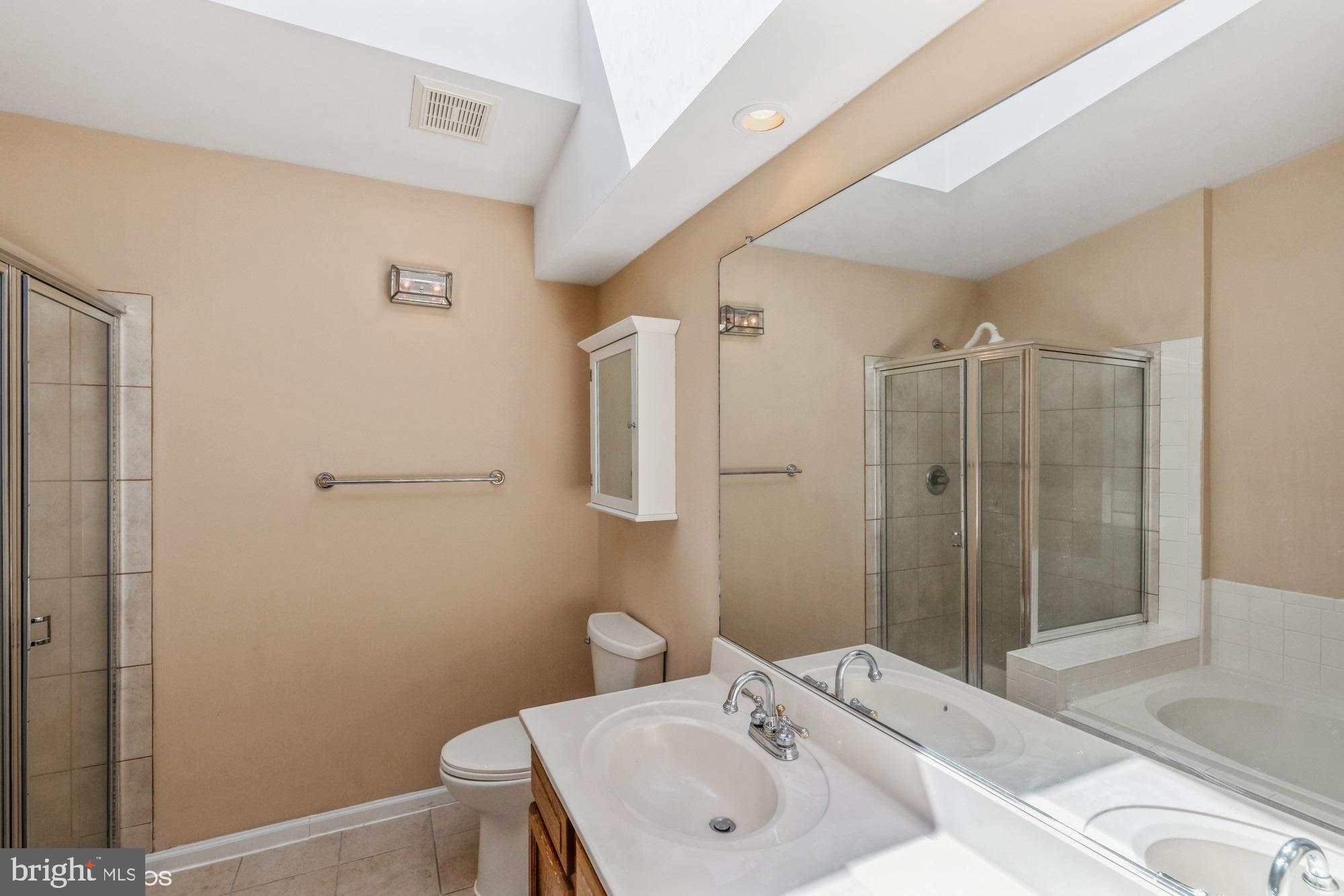 STRATFORD PLACE AT KINGS - Residential Lease