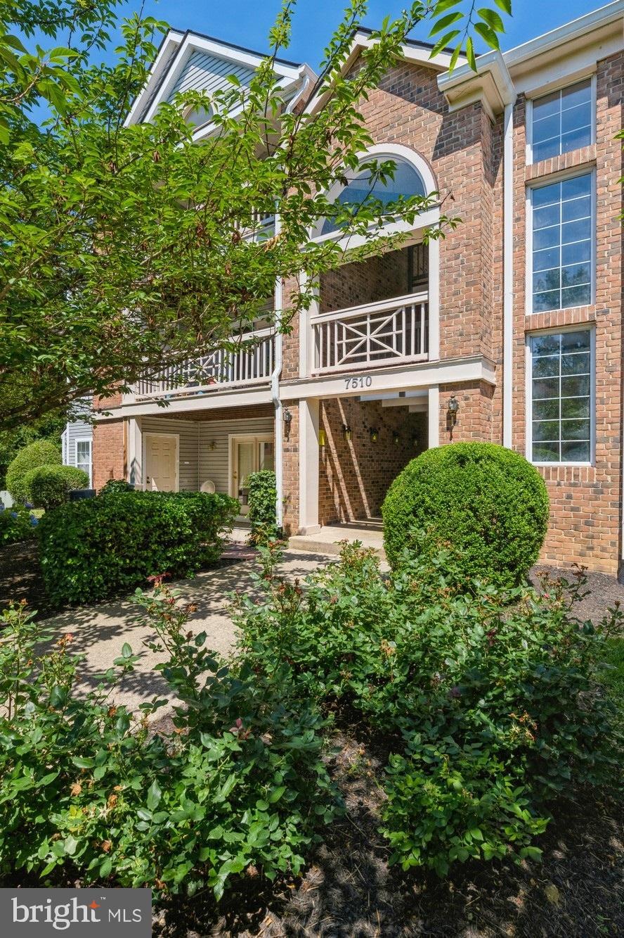 STRATFORD PLACE AT KINGS - Residential Lease