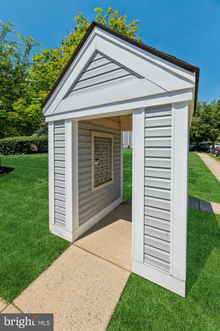 STRATFORD PLACE AT KINGS - Residential Lease