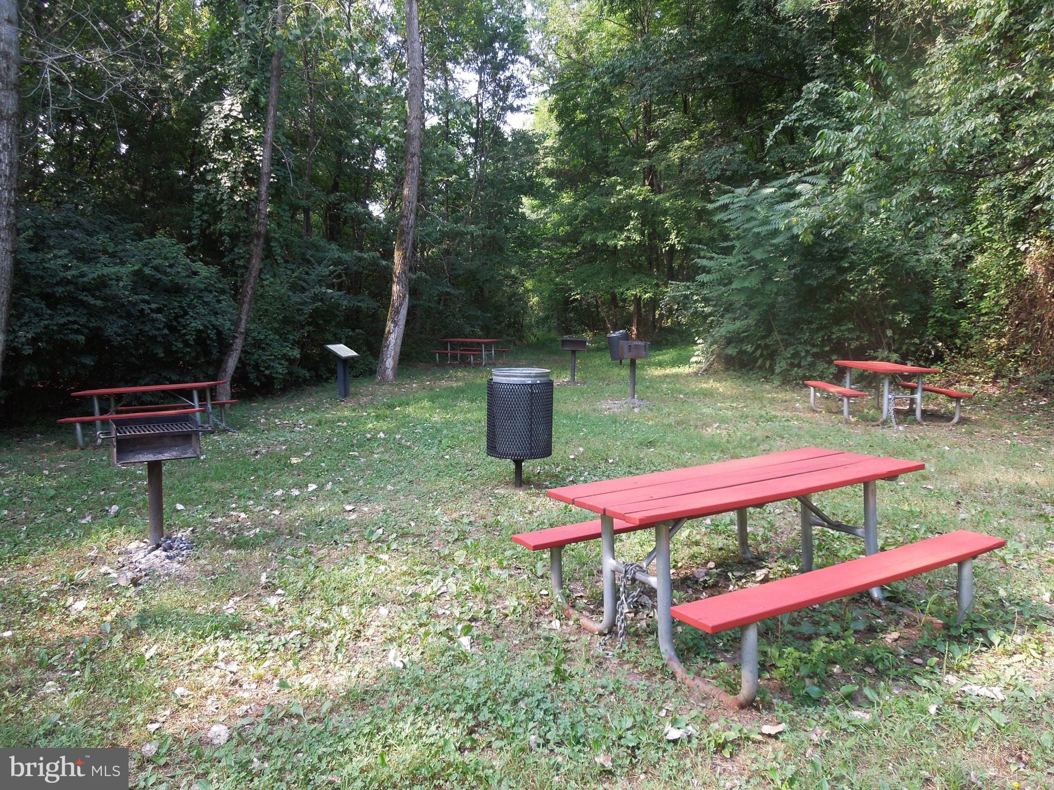 STRATFORD PLACE AT KINGS - Residential Lease