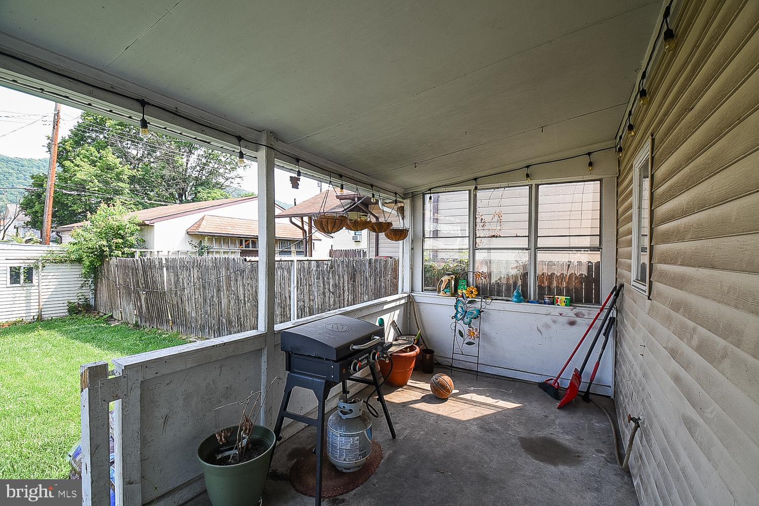 WEST END - Residential