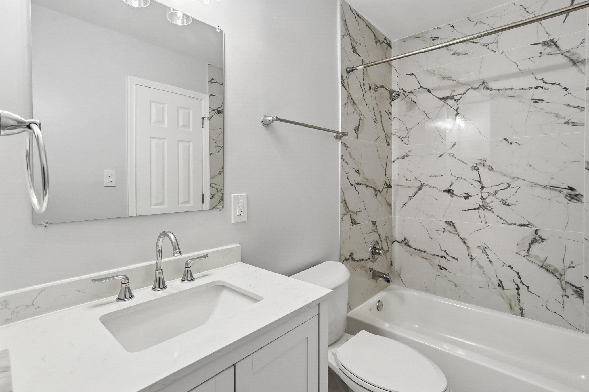 GREENWOOD KNOLLS - Residential