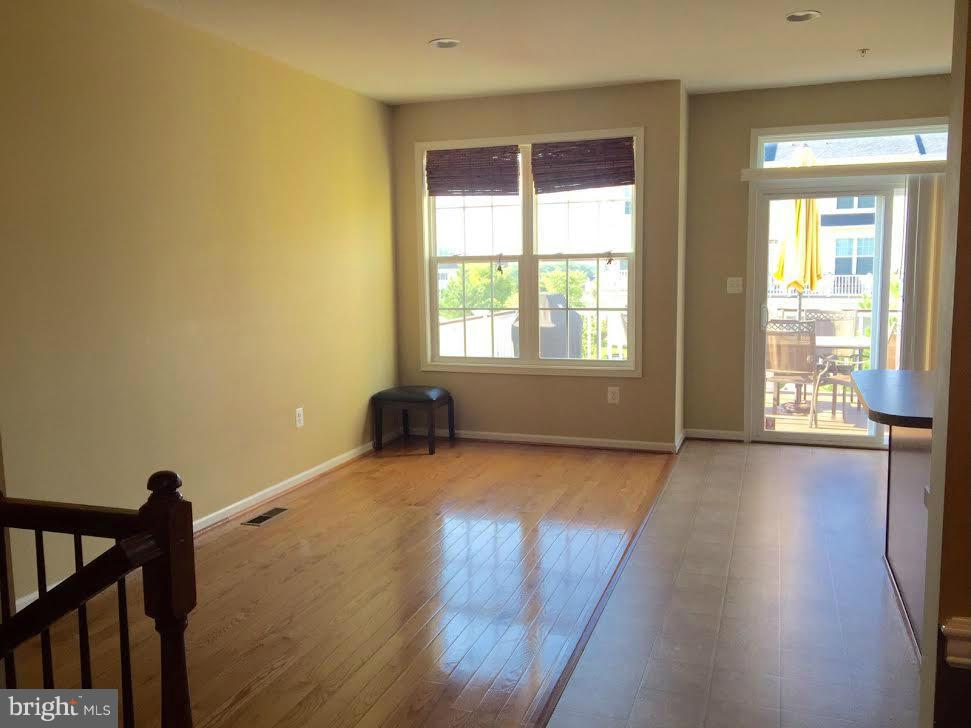 POPLAR RUN - Residential Lease