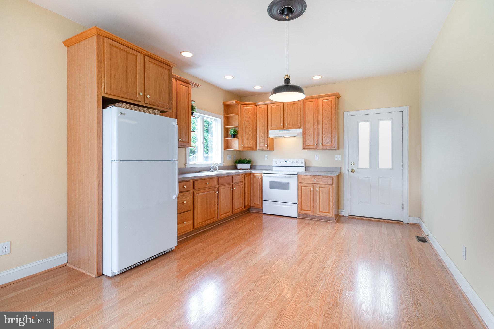 SOUTH LONDONDERRY - Residential