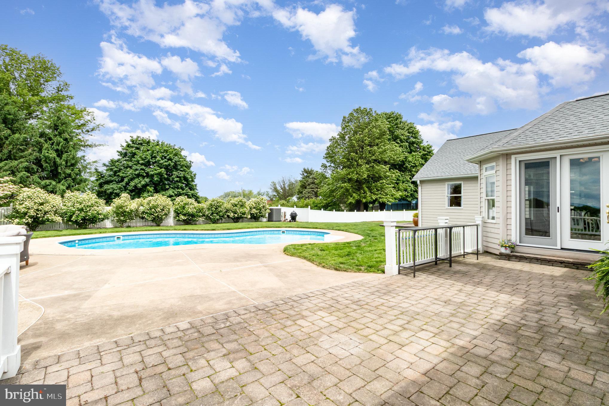 SOUTH LONDONDERRY - Residential