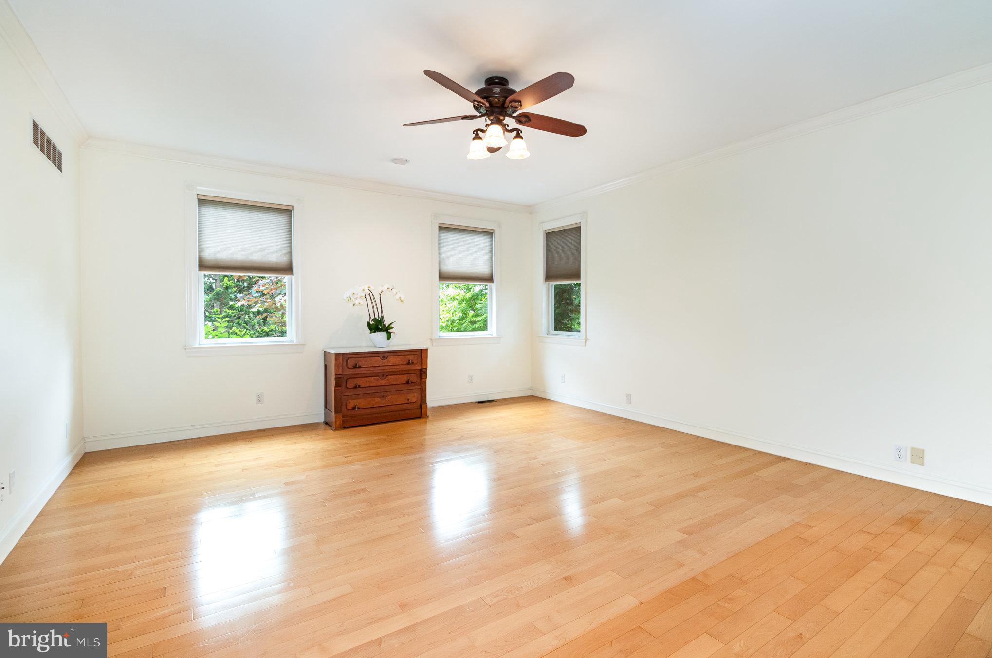 SOUTH LONDONDERRY - Residential