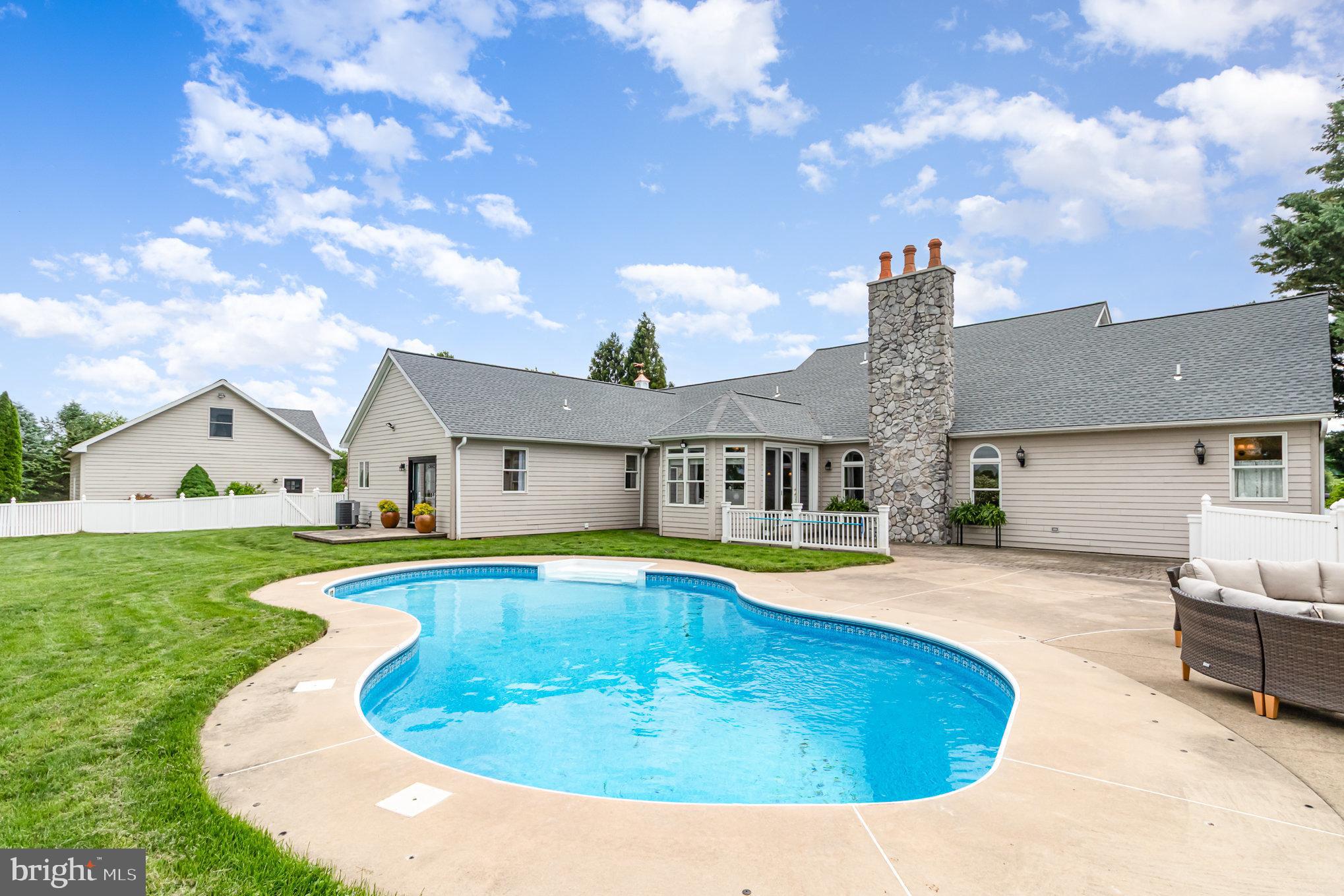 SOUTH LONDONDERRY - Residential