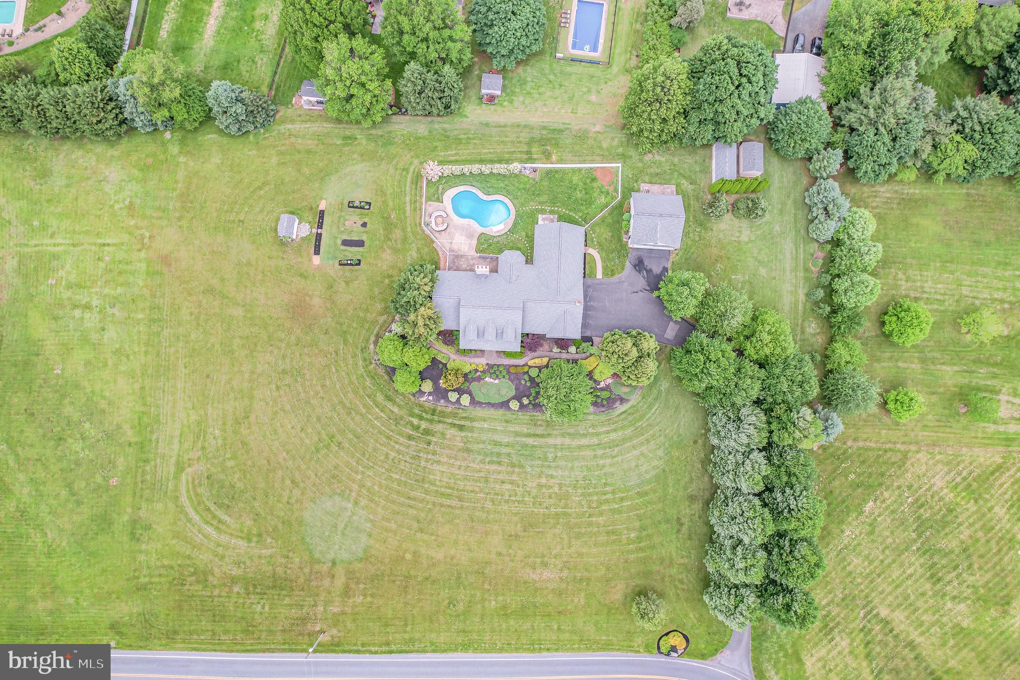 148 LAWN ROAD