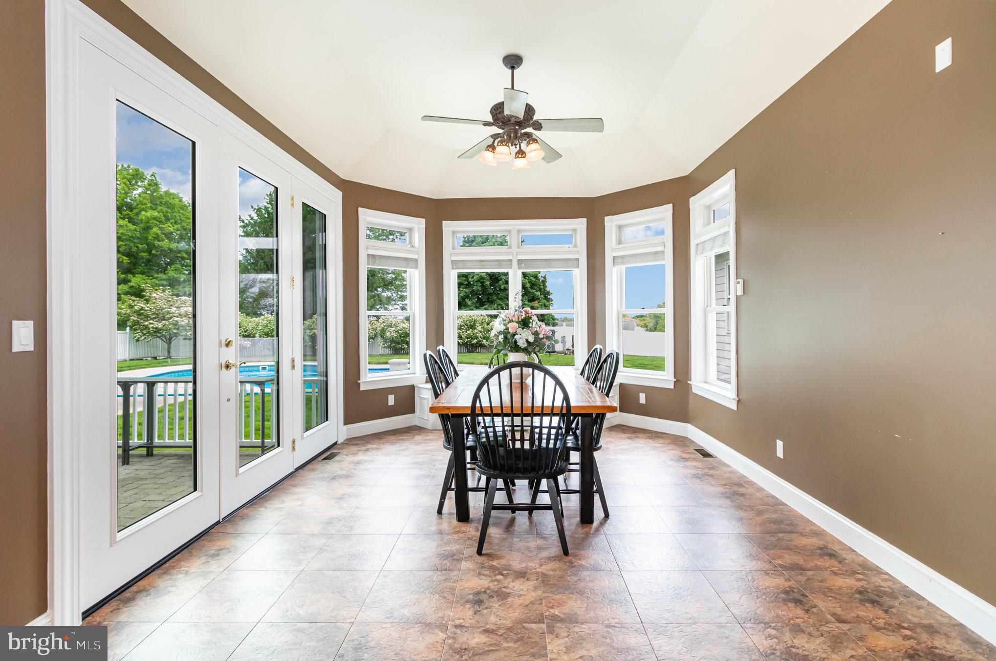 SOUTH LONDONDERRY - Residential