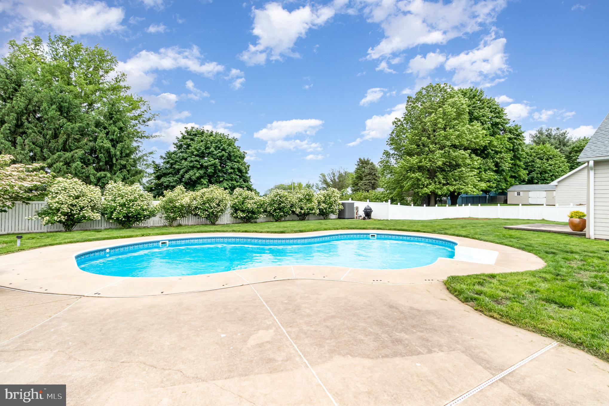 SOUTH LONDONDERRY - Residential